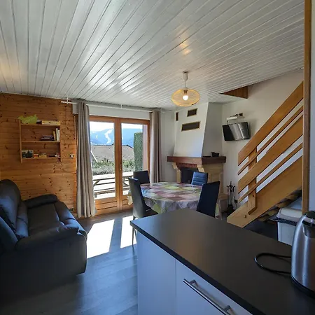 Convivial A Avec Cheminee, Proche Du Et Des Pistes, Ideal Famille Et Rando - Fr-1-589-95 * 제라르메르