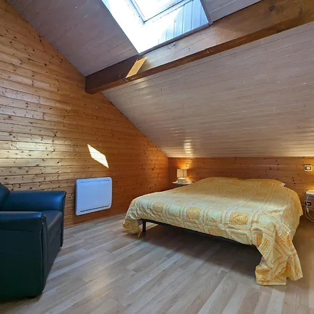 Convivial A Avec Cheminee, Proche Du Et Des Pistes, Ideal Famille Et Rando - Fr-1-589-95