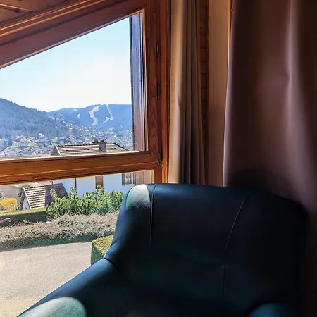 Convivial A Avec Cheminee, Proche Du Et Des Pistes, Ideal Famille Et Rando - Fr-1-589-95
